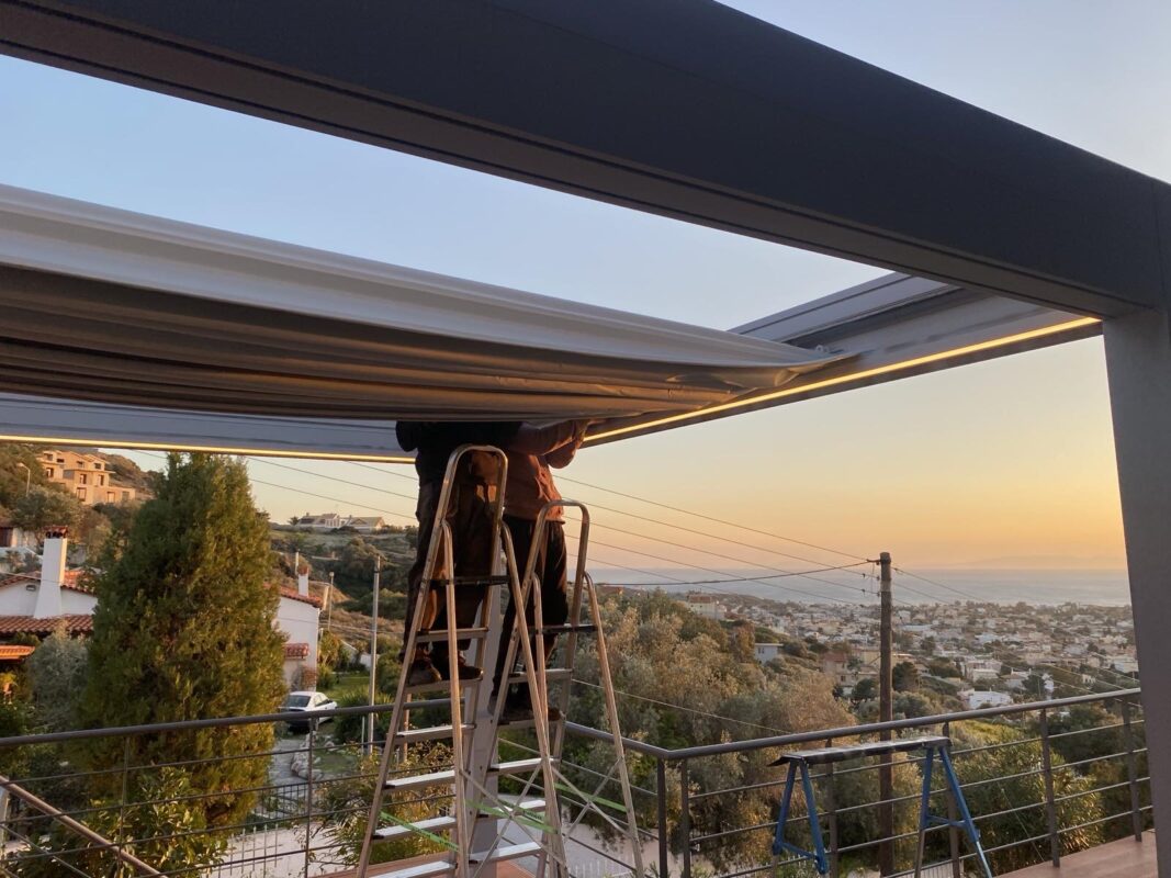φωτισμός τεντοπέργκολας κατά την εγκατάσταση